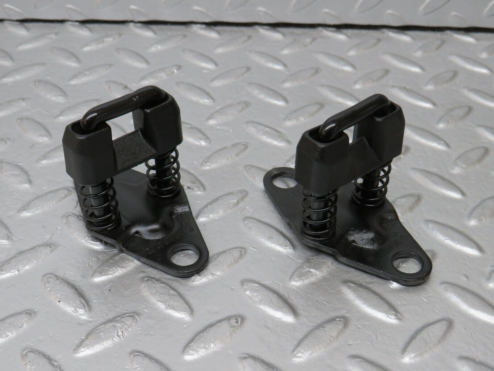 34592 Mercedes-Benz C126 380SEC Coupe Bonnet Lock Catch Pair 1268800060