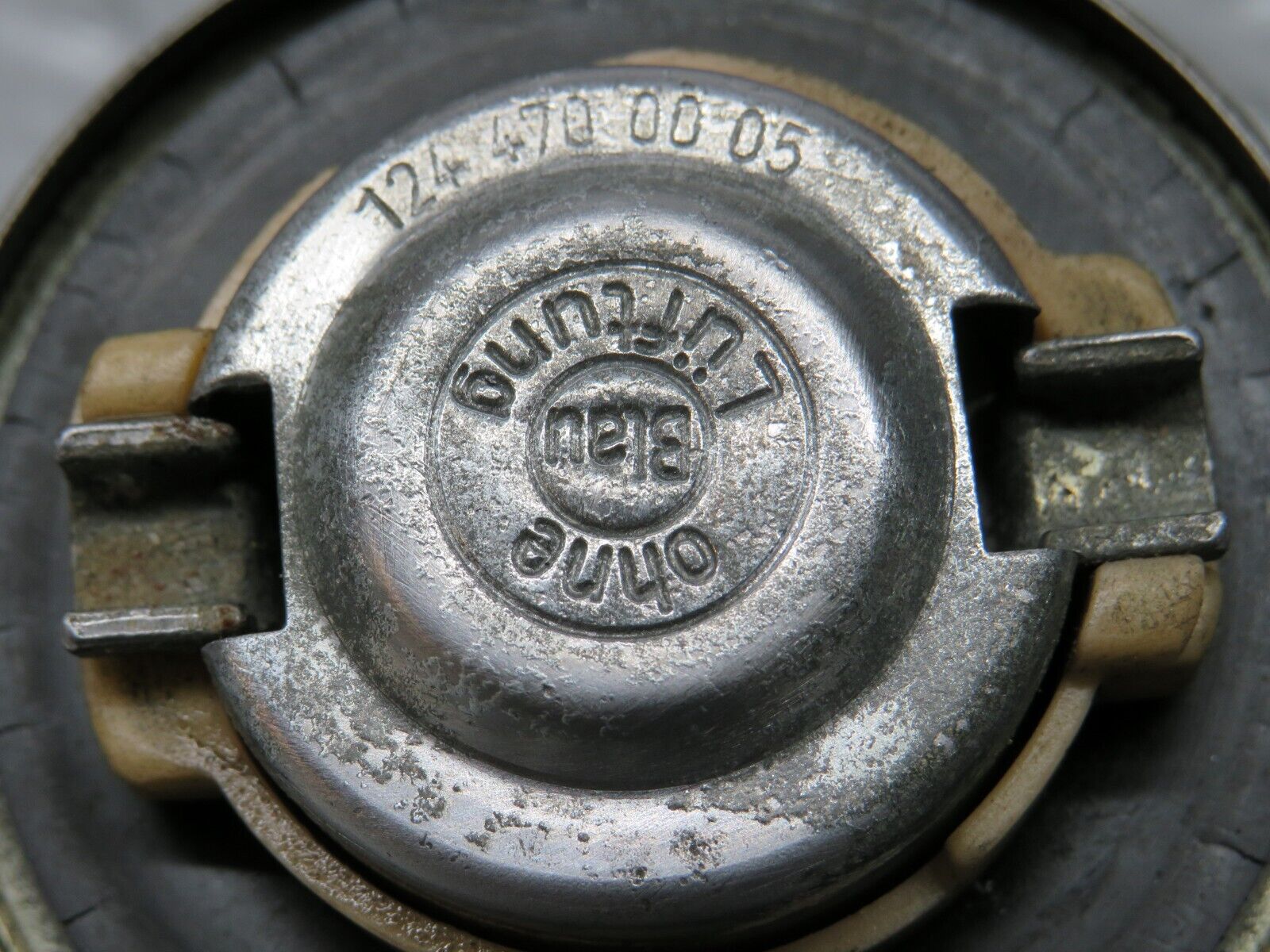 29525 Mercedes-Benz W124 230E Fuel Tank Cap 1244700005