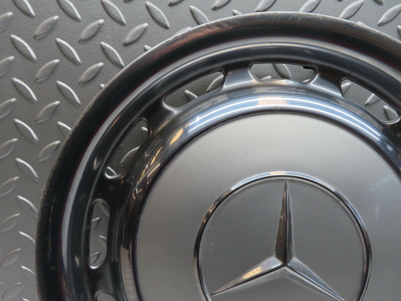 12406 Mercedes-Benz W108 280SE 3.5 Vintage Wheel Trim Hub Cap 14