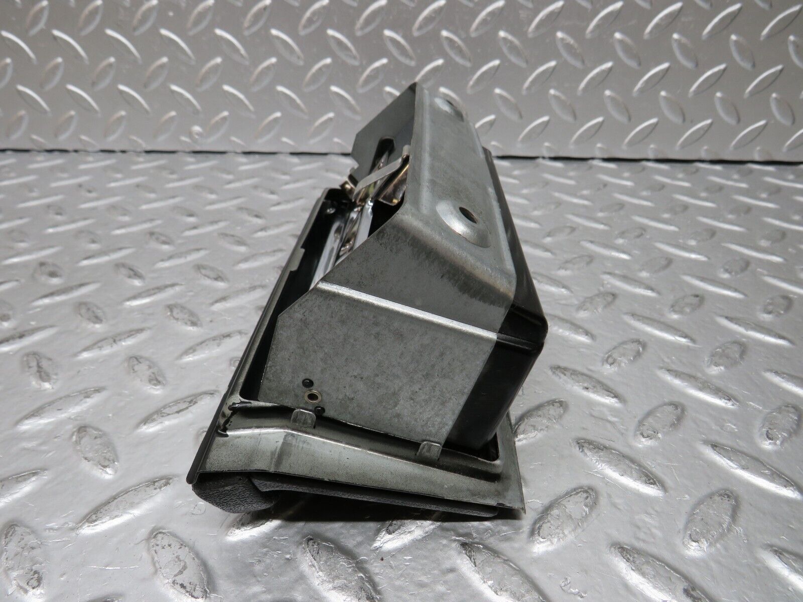 29729 Mercedes-Benz W123 230E Centre Console Ashtray