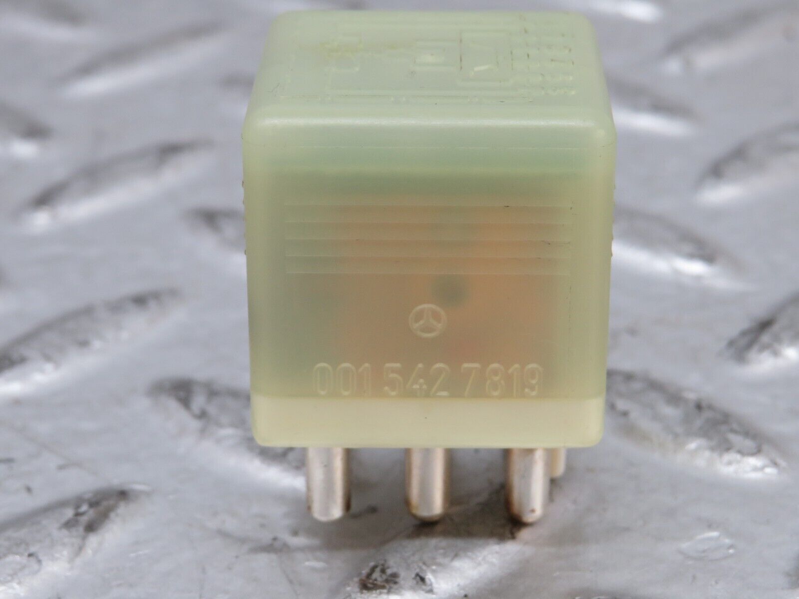 26520 Mercedes-Benz C124 220CE Coupe Door Window Control Relay 0015427819