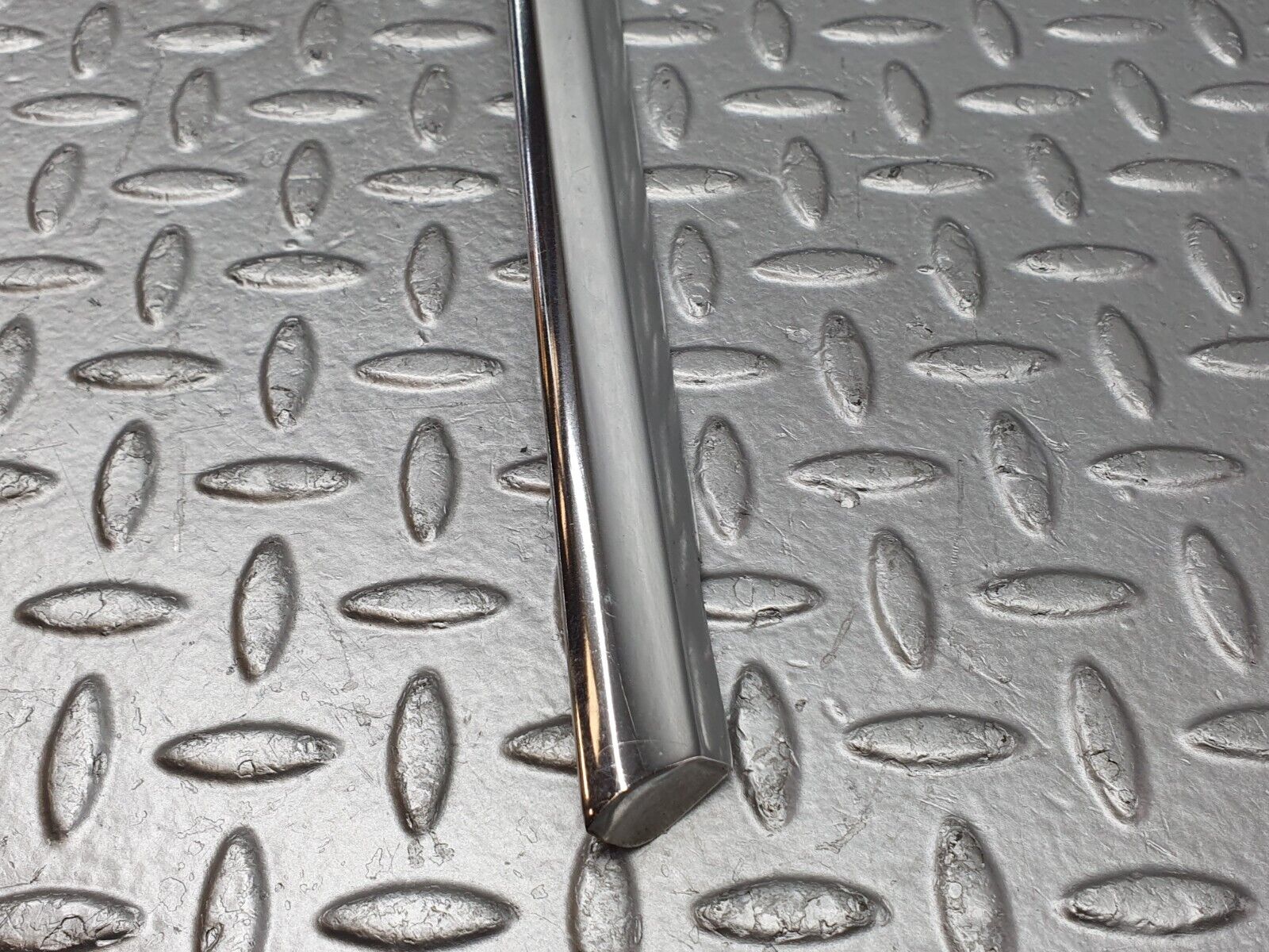 41188 Mercedes-Benz W126 300SE Rear Left Door Chrome Moulding Trim