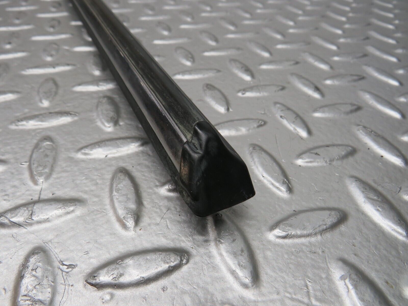 28623 Mercedes-Benz W123 280E Rear Left Door Centre Moulding Trim