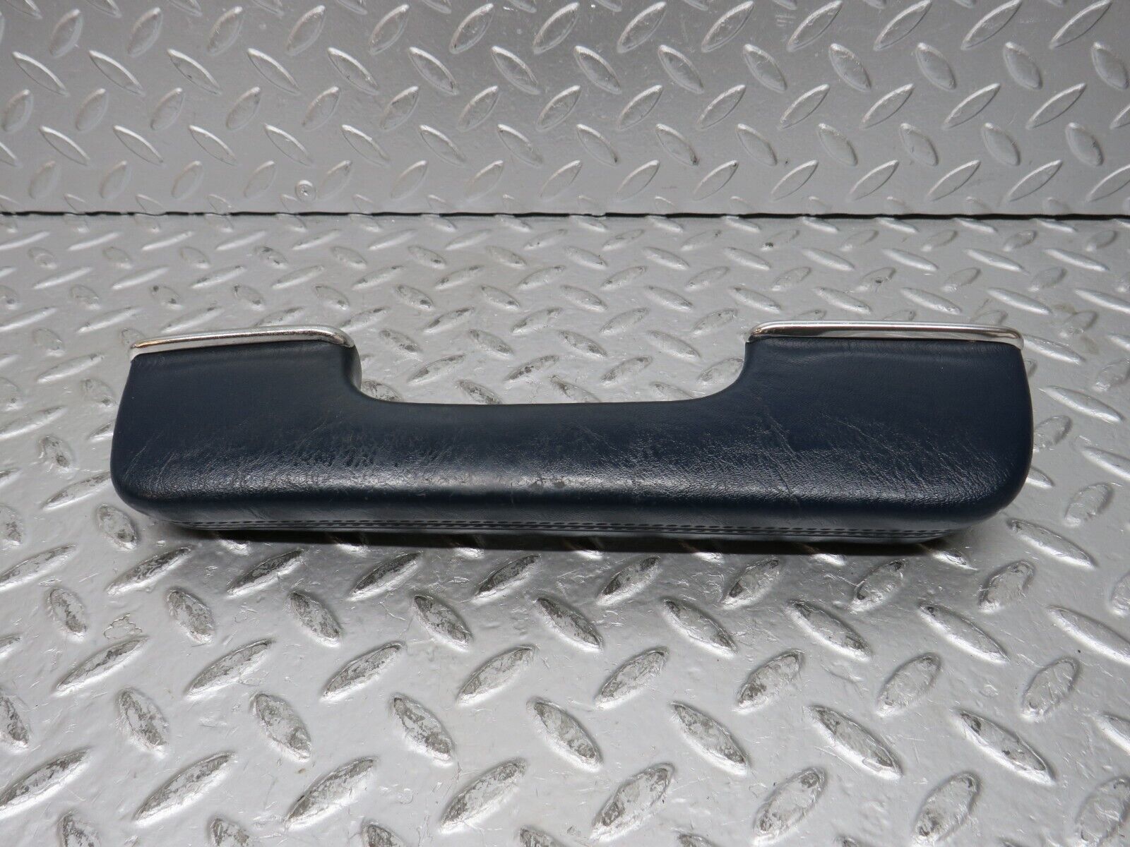 31980 Mercedes-Benz W123 230E Front Right Interior Door Handle 1239702001