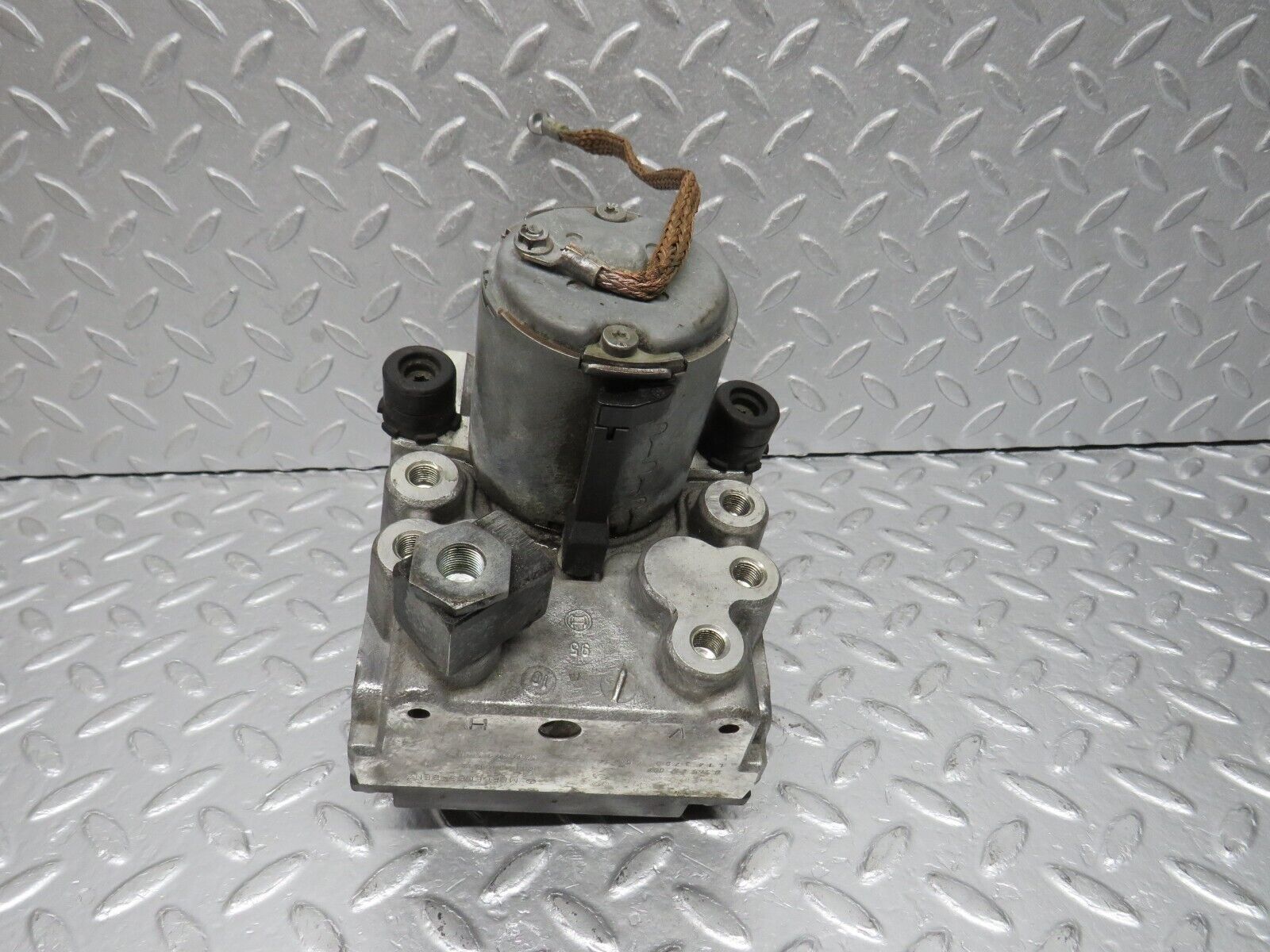 39439 Mercedes-Benz R129 320SL Coupe ABS Brake Pump Bosch 0130108057 0024319712 0265217007