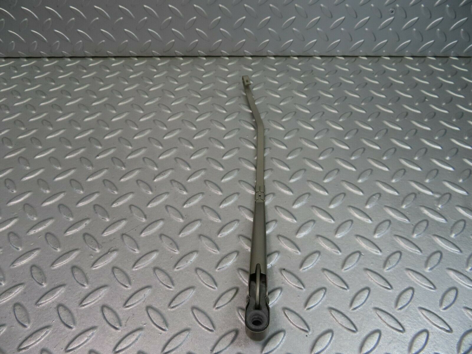 7906 Mercedes-Benz W115 220D Wiper Arm Right Side