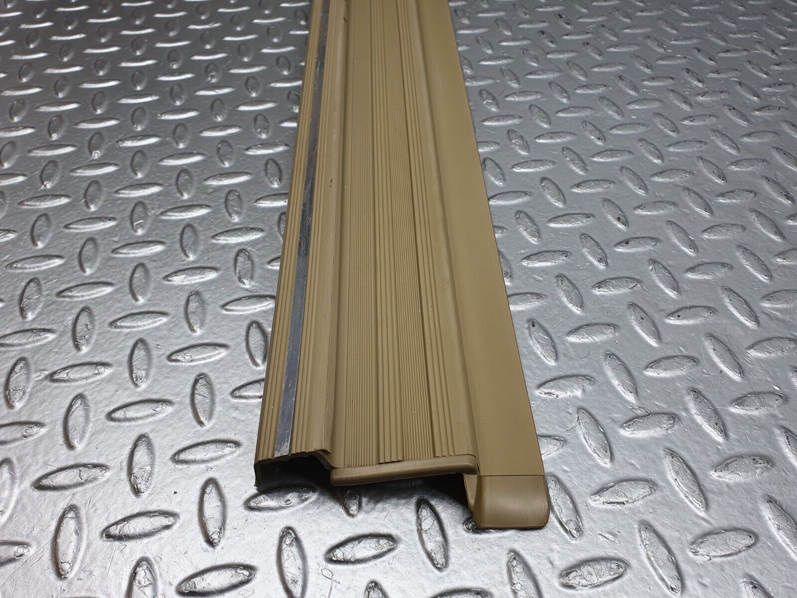 40943 Mercedes-Benz W126 300SE Front Right Door Sill Trim Beige