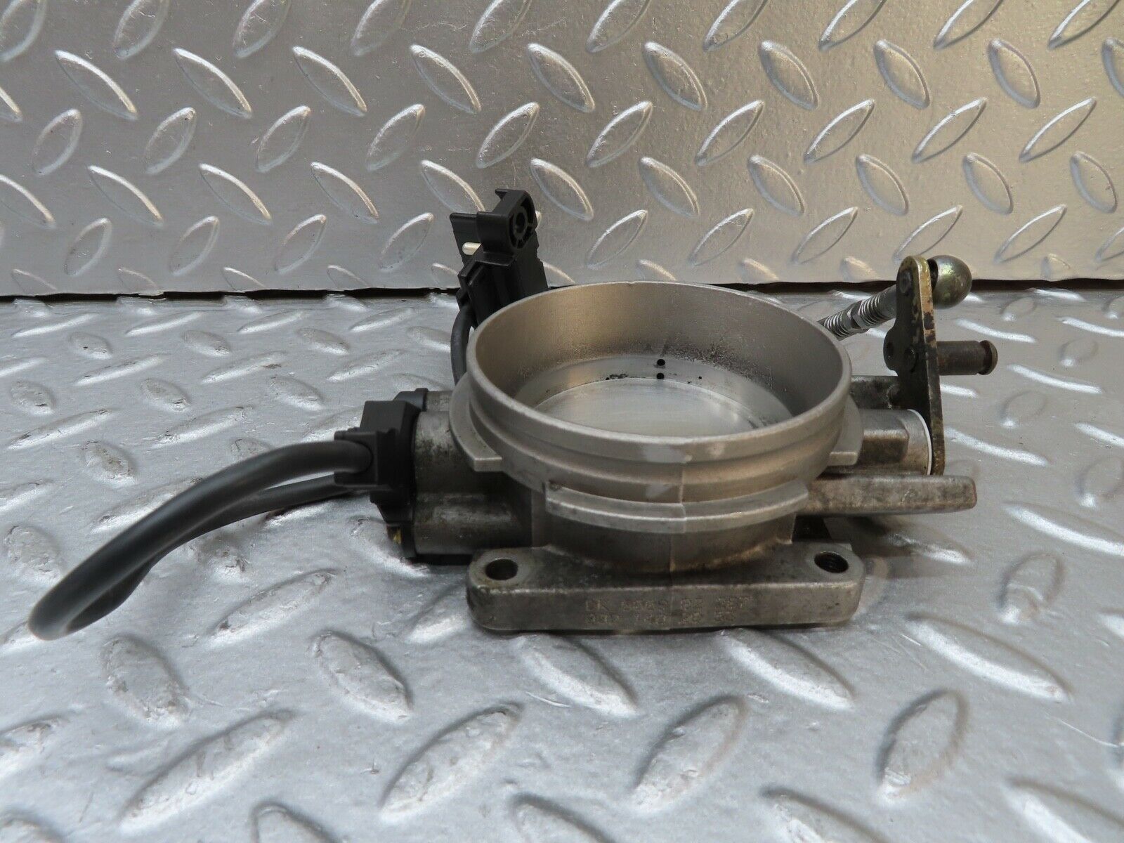 20037 Mercedes-Benz R129 300SL Coupe Throttle Body Valve 0021402853