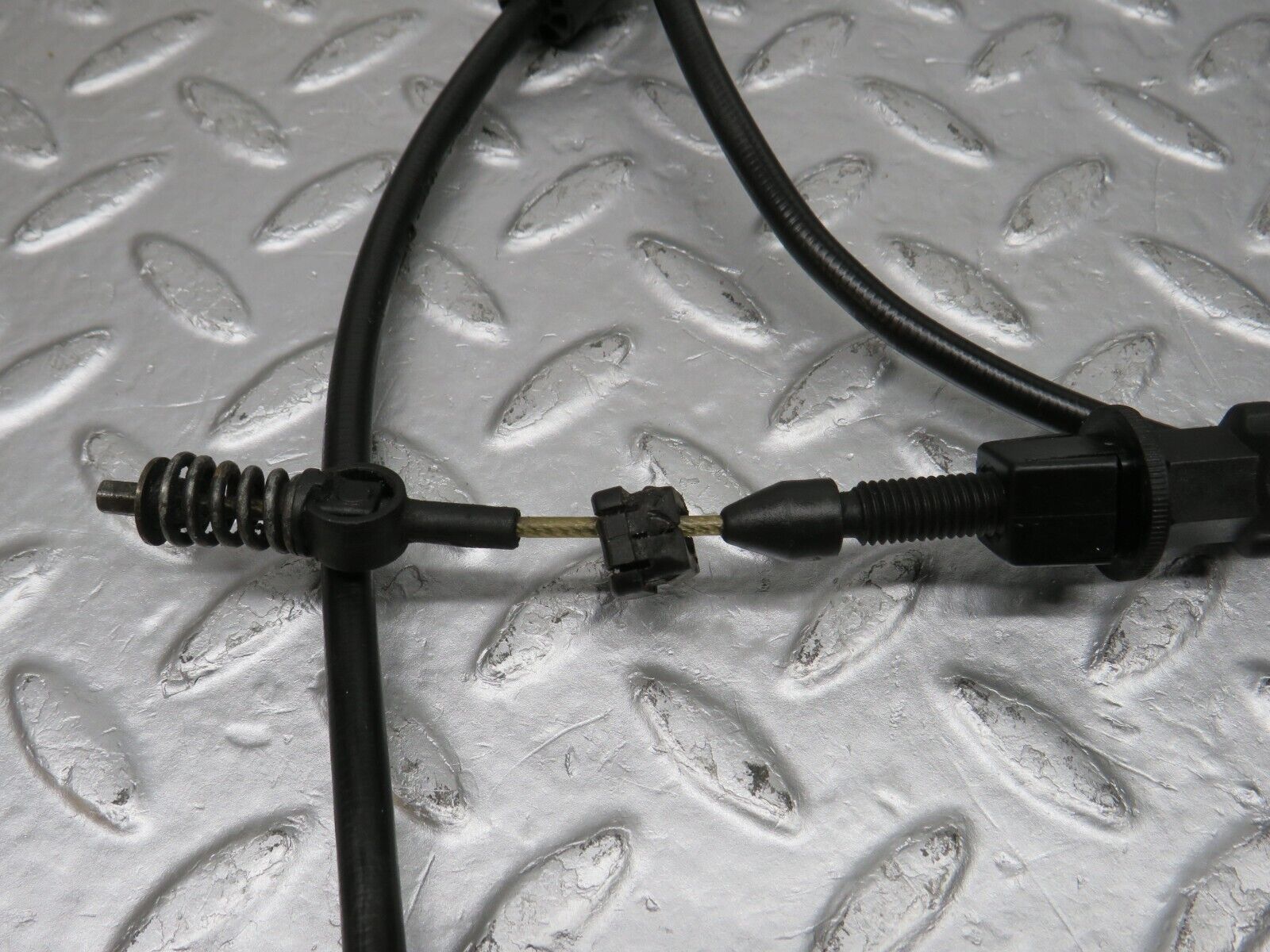 39669 Mercedes-Benz R129 320SL Coupe Accelerator Cable 1243010197