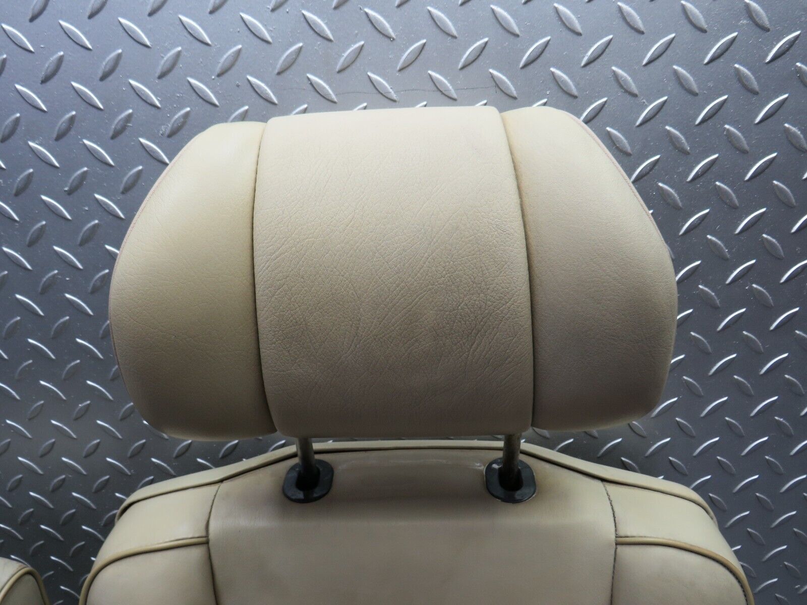 34548 Mercedes-Benz C126 380SEC Front Left Electric Seat Leather Beige