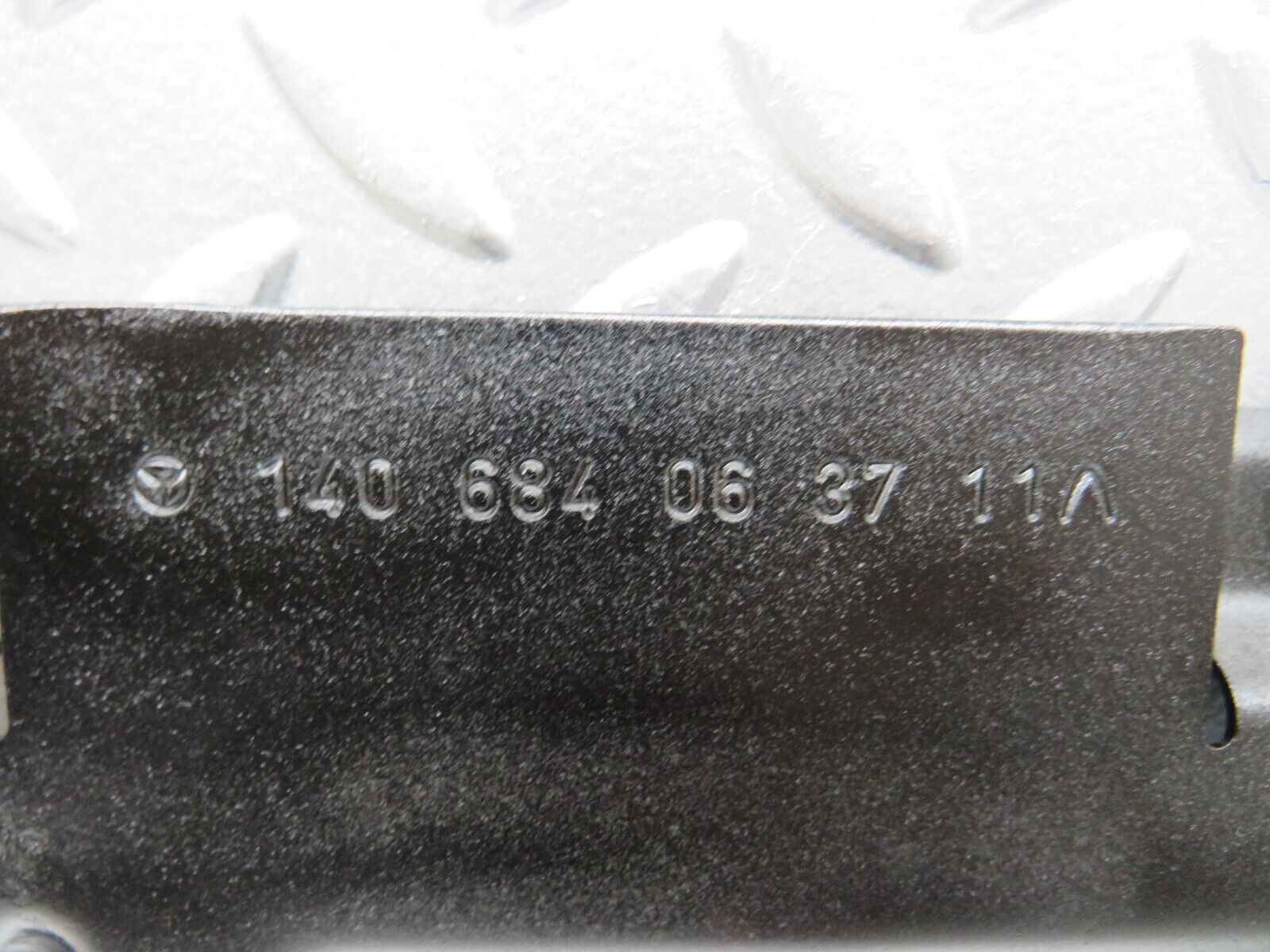 24772 Mercedes-Benz W140 S320 Front Left Foot Rest 1406840637