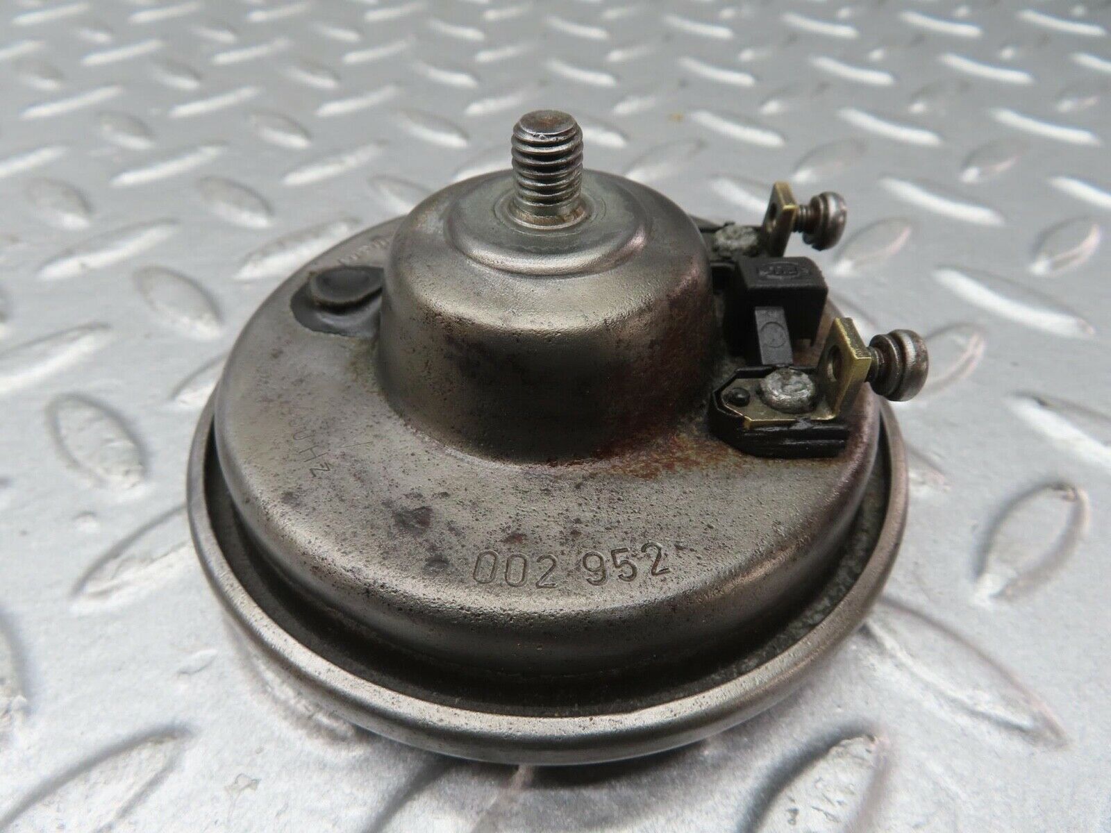 13590 Mercedes-Benz W123 200 Horn 002952