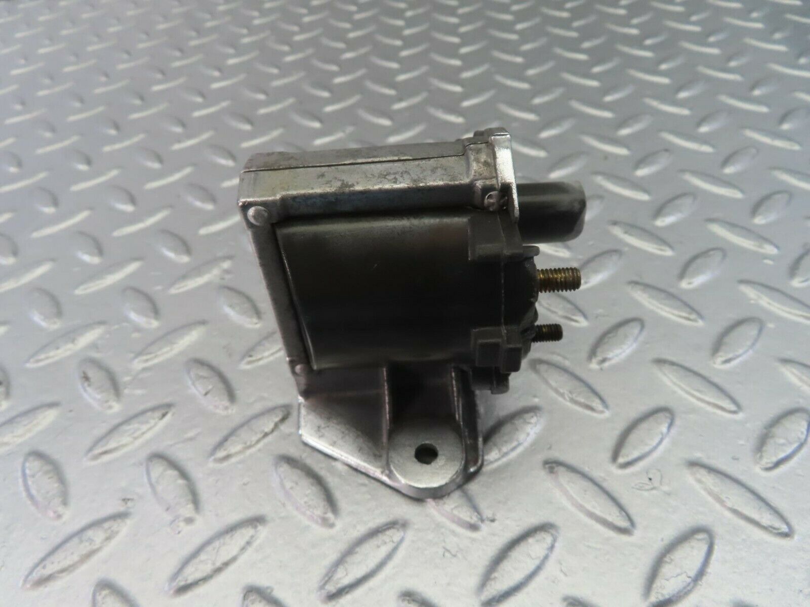 10519 Mercedes-Benz W201 190E Ignition Coil 0001585403