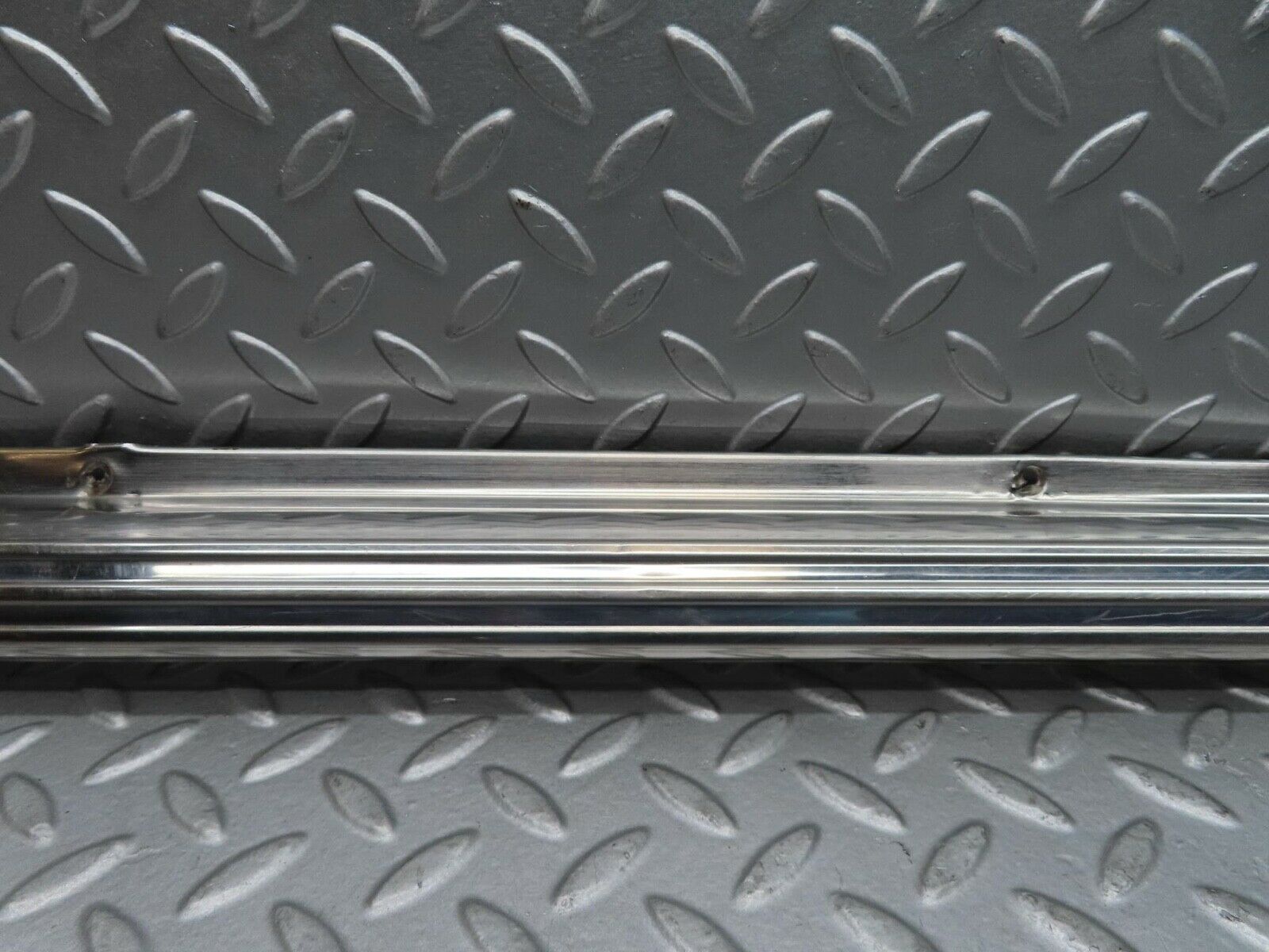 16755 Mercedes-Benz C107 380SLC Right Door Sill Chrome