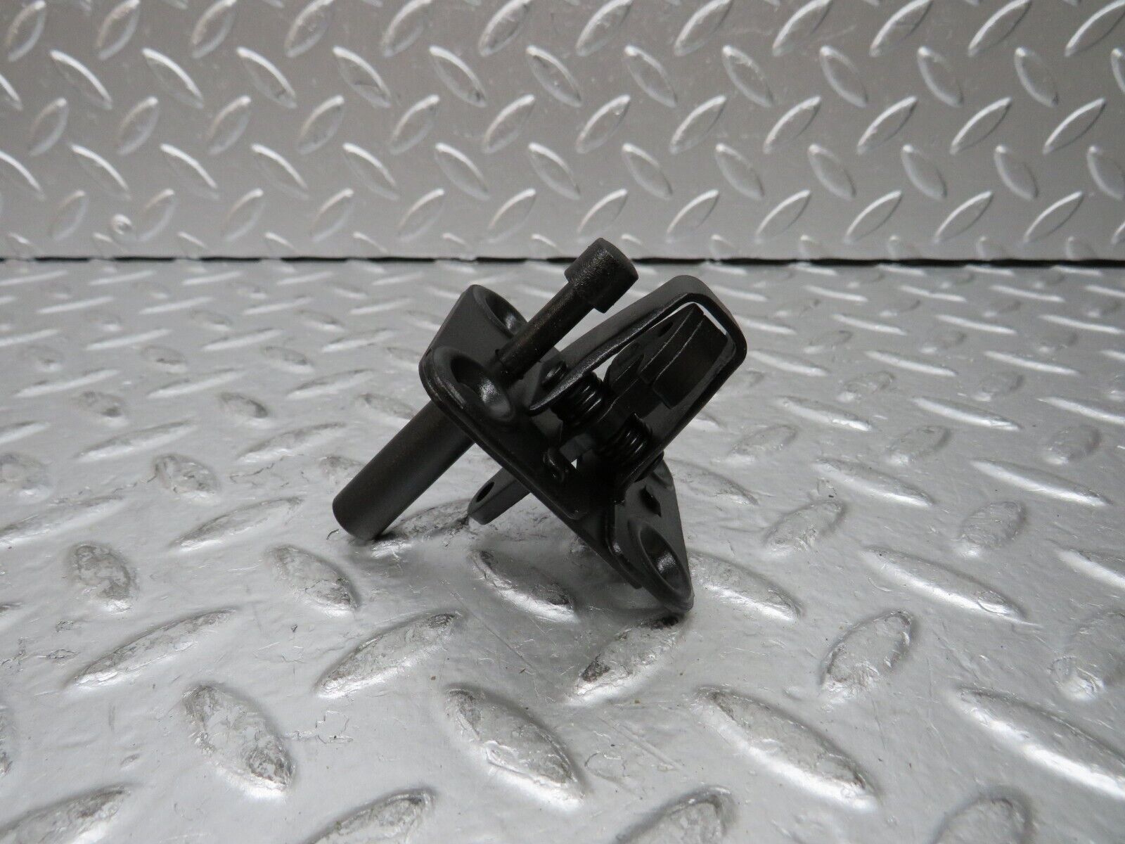 26866 Mercedes-Benz W123 240D Bonnet Lock Latch