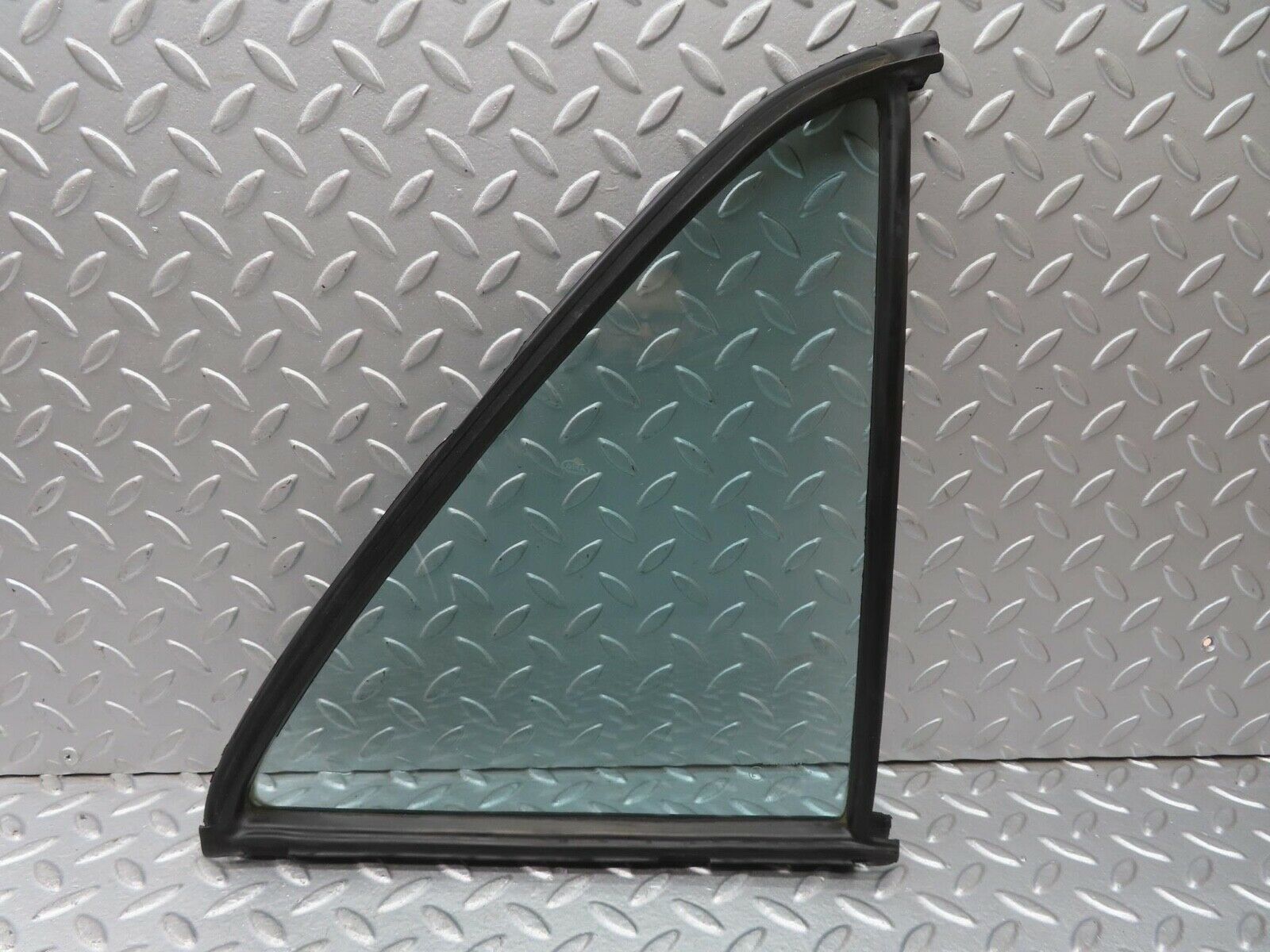 13542 Mercedes-Benz W123 280E Rear Right Quarter Window 1237350224