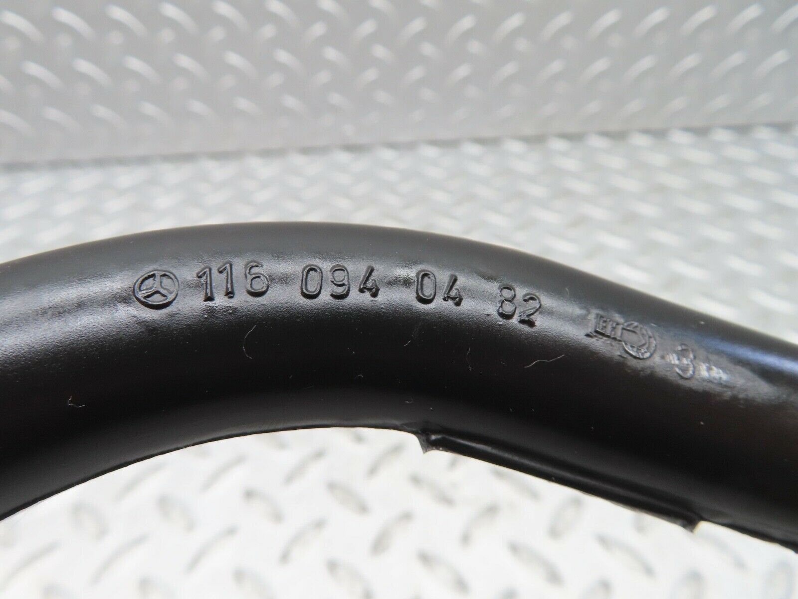 17869 Mercedes-Benz W116 450SEL Air Intake Breather Hose 1160940482