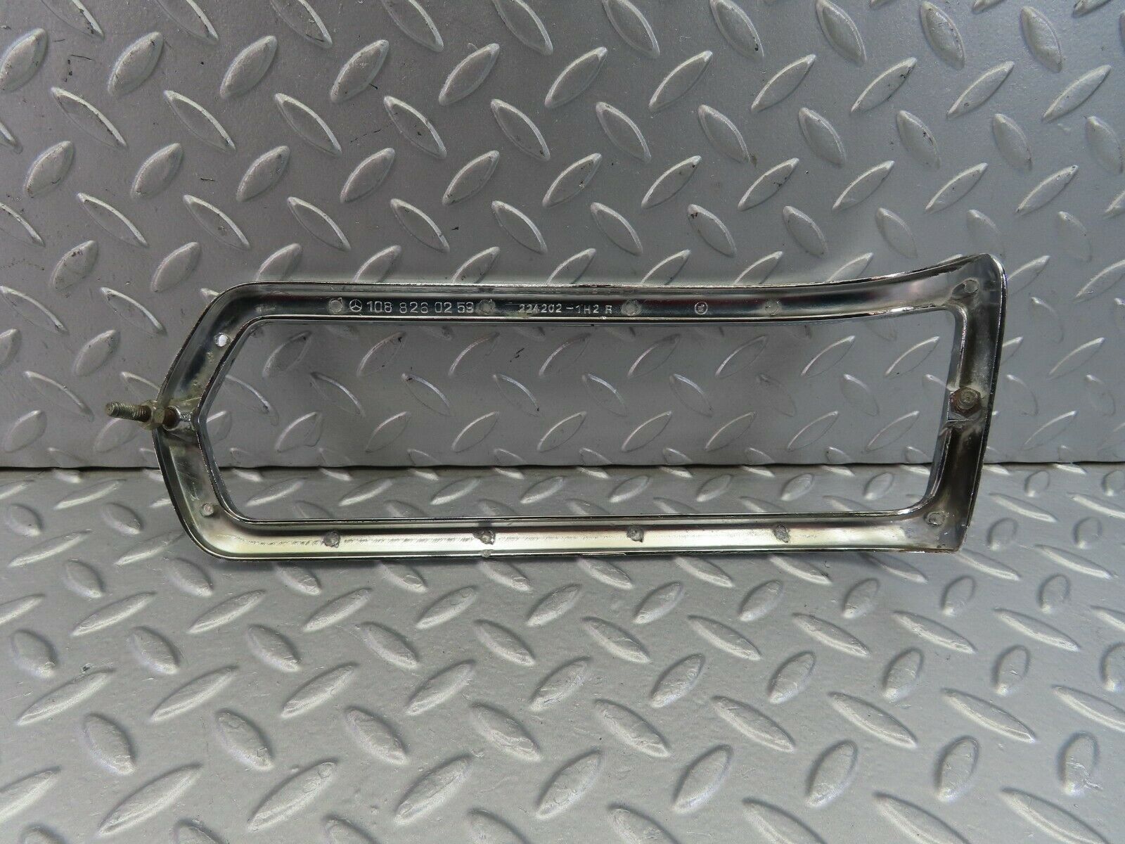 8841 Mercedes-Benz W108 Tail Light Chrome Frame Right 1088260259