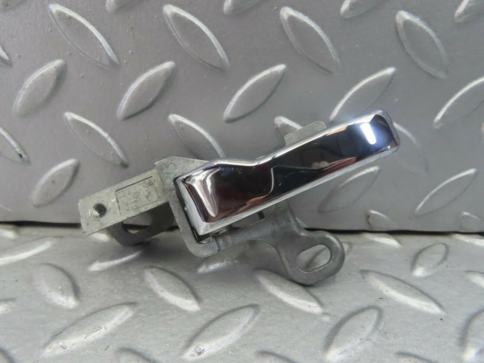 8278 Mercedes-Benz W123 Left Interior Door Handle 1237600161