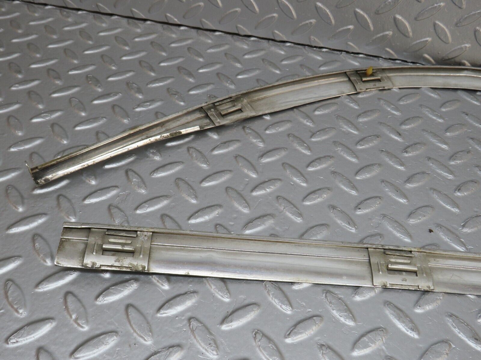 40492 Mercedes-Benz W110 230 Rear Windscreen Chrome Frame