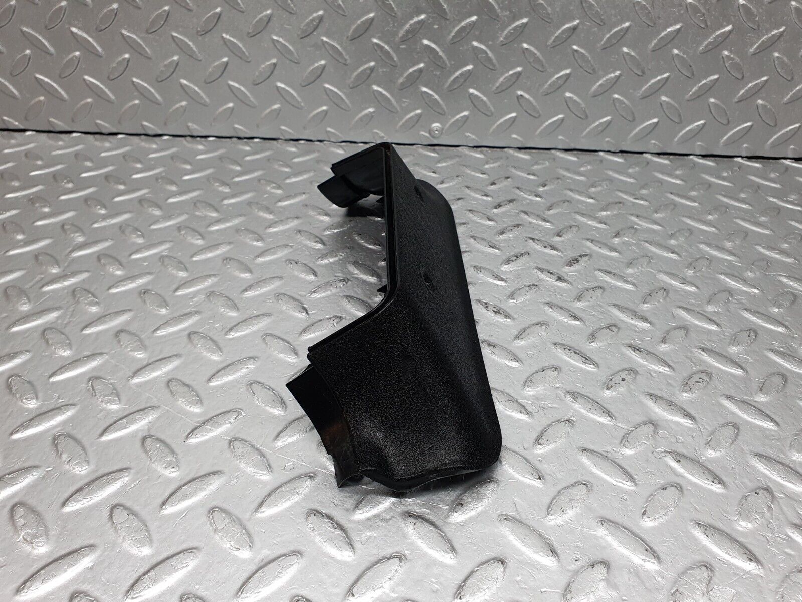 41115 Mercedes-Benz W126 300SE B Pillar Bottom Cover Right 1266920222