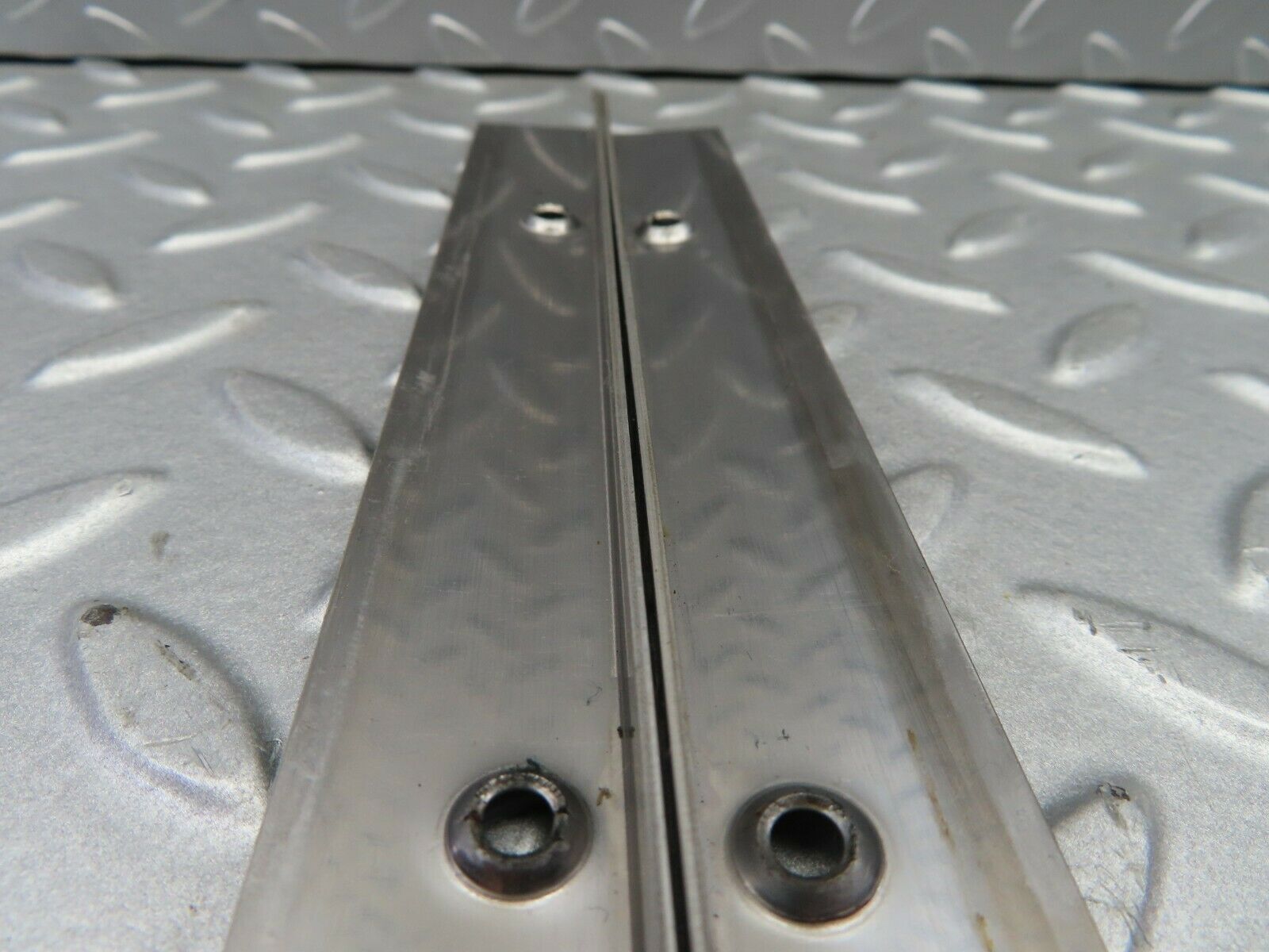 6170 Mercedes-Benz W126 380SE Sunroof Sliding Guide Rail Left And Right