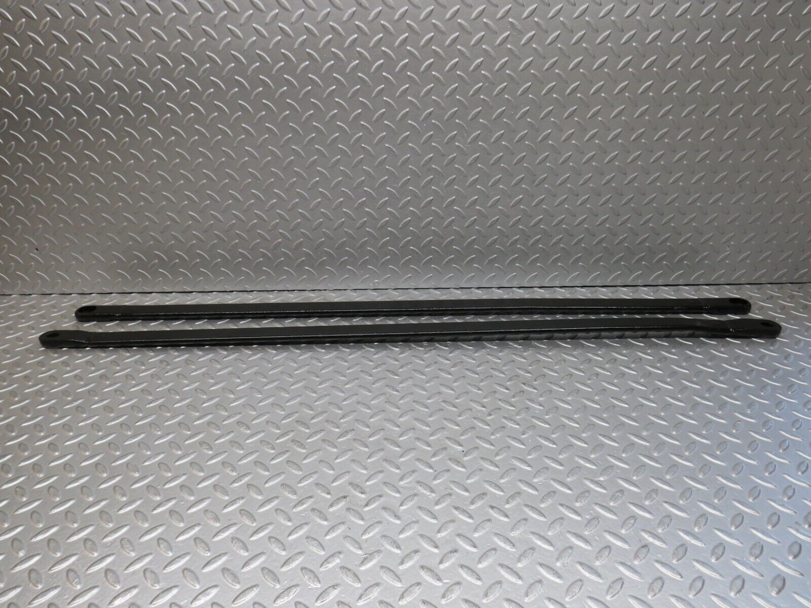 38191 Mercedes-Benz A124 320E Cabriolet Rear Suspension Anti Roll Bar Axle Support 2x