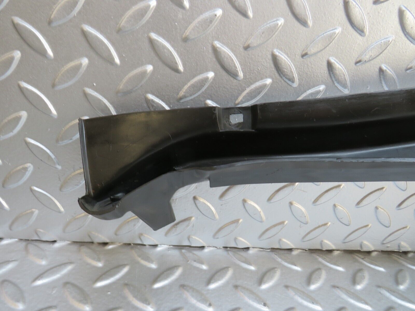 32516 Mercedes-Benz S124 300TE Wiper Mechanism Cover 1246200973 1246202667