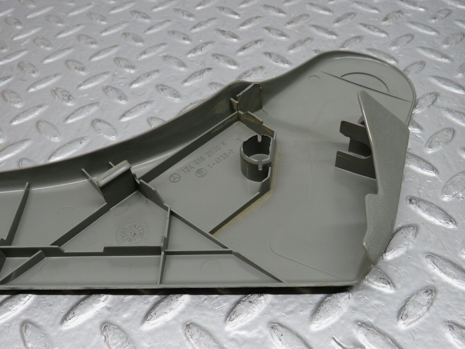 32329 Mercedes-Benz S124 300TE Front Right Electric Seat Cover Trim 1249182030