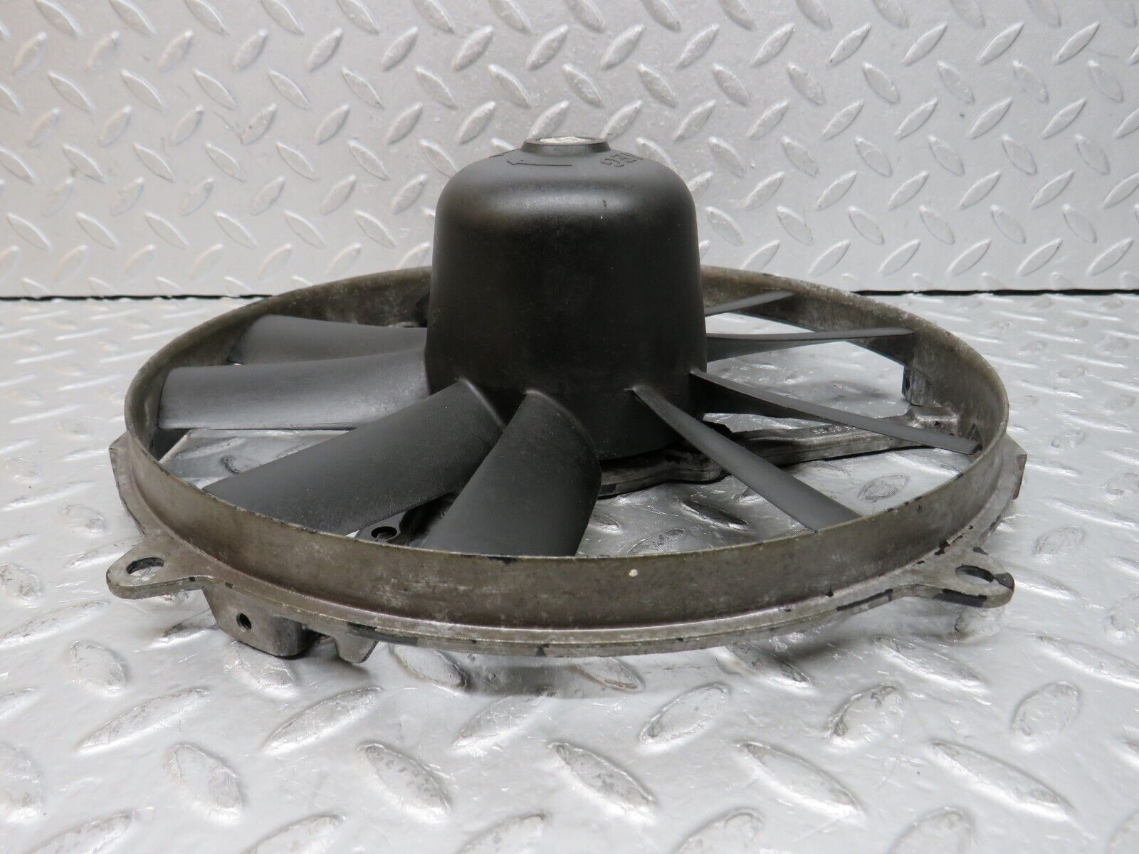 37835 Mercedes-Benz A124 320E Cabriolet Radiator Cooling Fan AEG 0005008593 170080801 1295050455