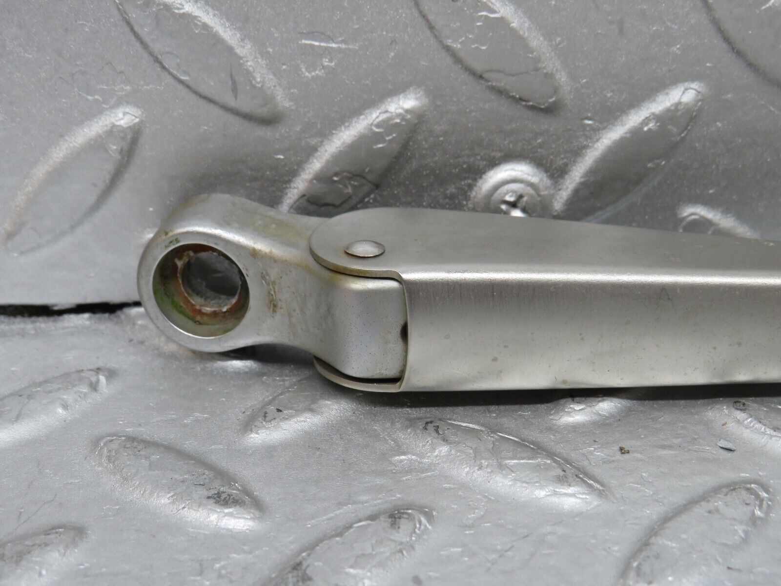 37328 Mercedes-Benz W109 300SEL Windscreen Wiper Arm Left Side