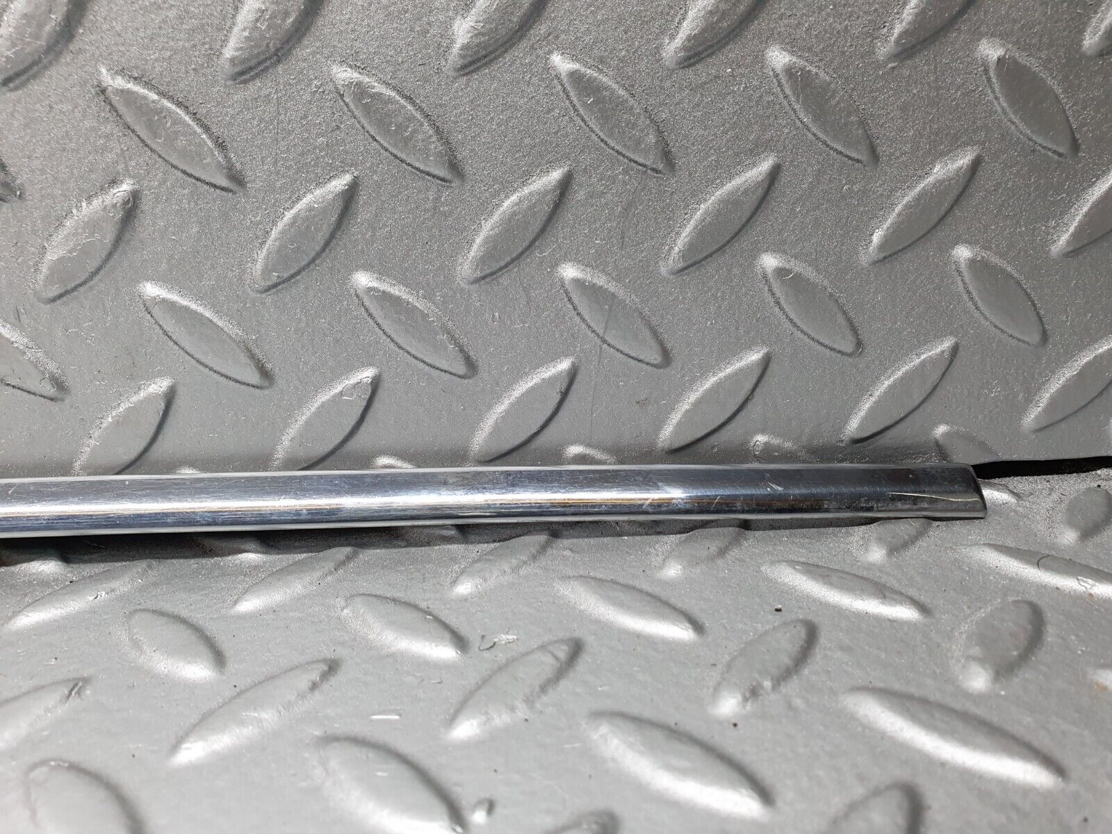 41299 Mercedes-Benz S124 E220 Wagon Tailgate Handle Chrome Moulding Trim