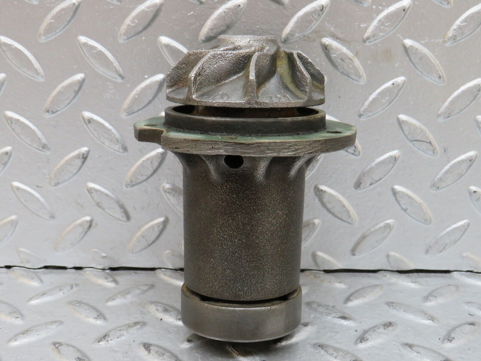 28430 Mercedes-Benz S123 240D Wagon Water Pump 1212010107 1102010110