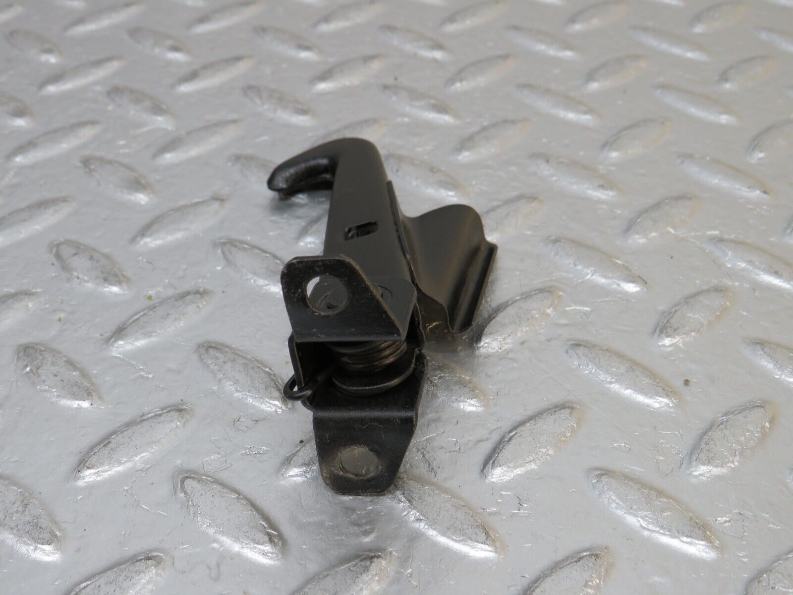 32244 Mercedes-Benz W116 350SE Bonnet Safety Right Side