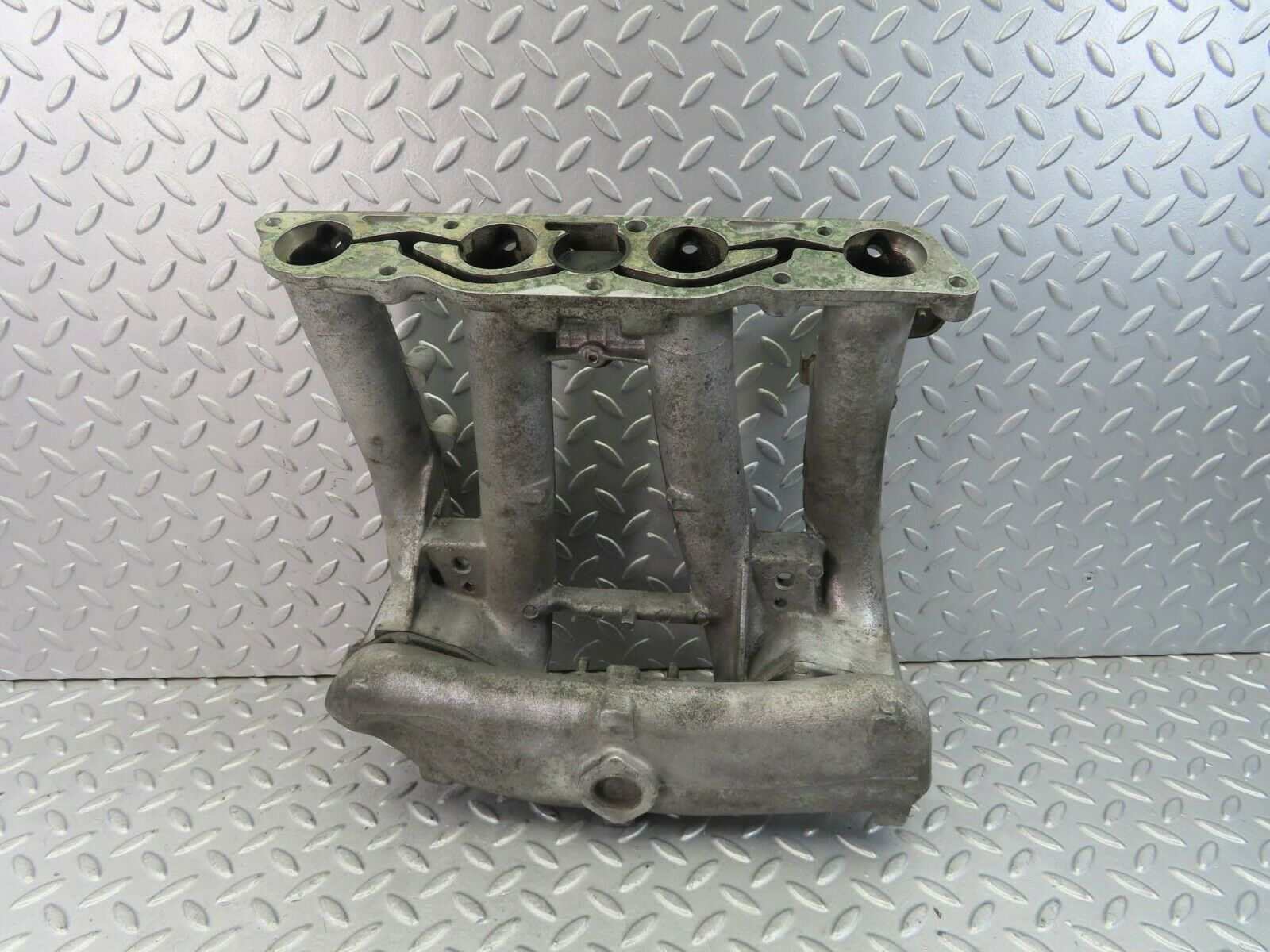 8683 Mercedes-Benz W123 Intake Manifold 1021410301