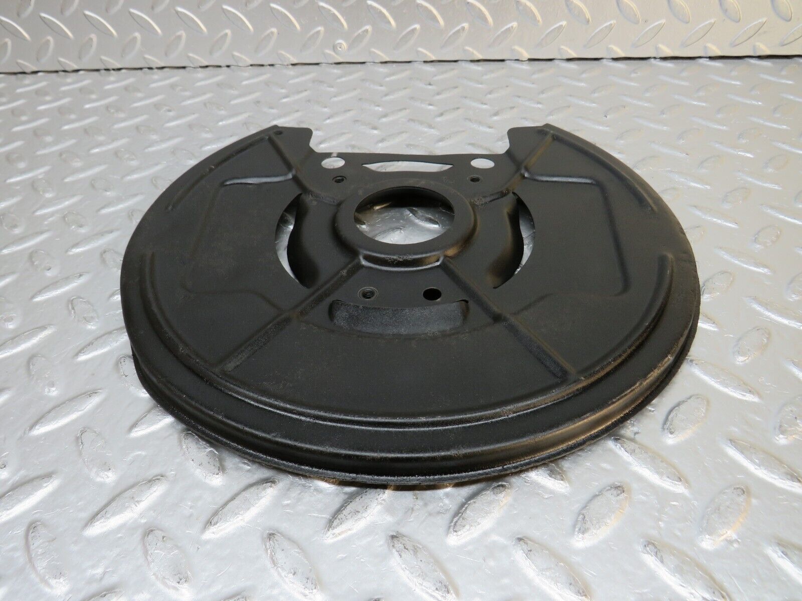 32264 Mercedes-Benz W108 280SE Front Right Brake Disc Protection Plate