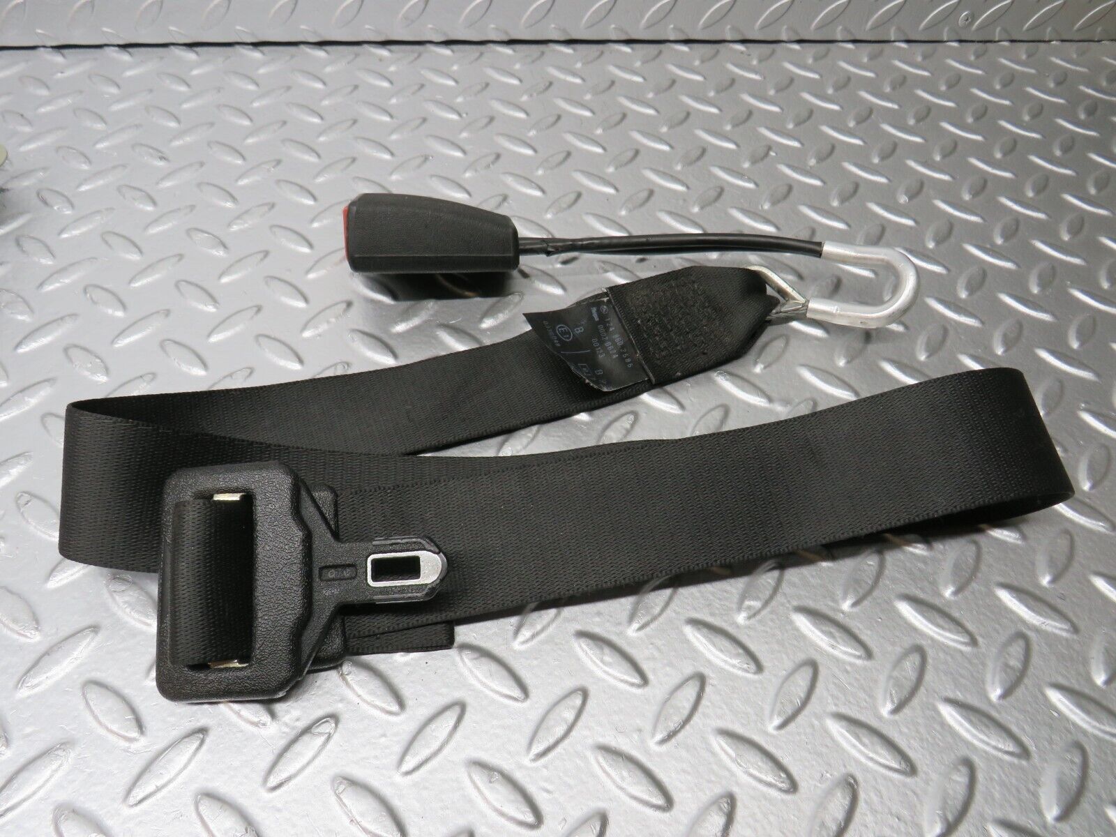 32637 Mercedes-Benz S124 300TE Rear Seat Belt With Buckles 1248607085