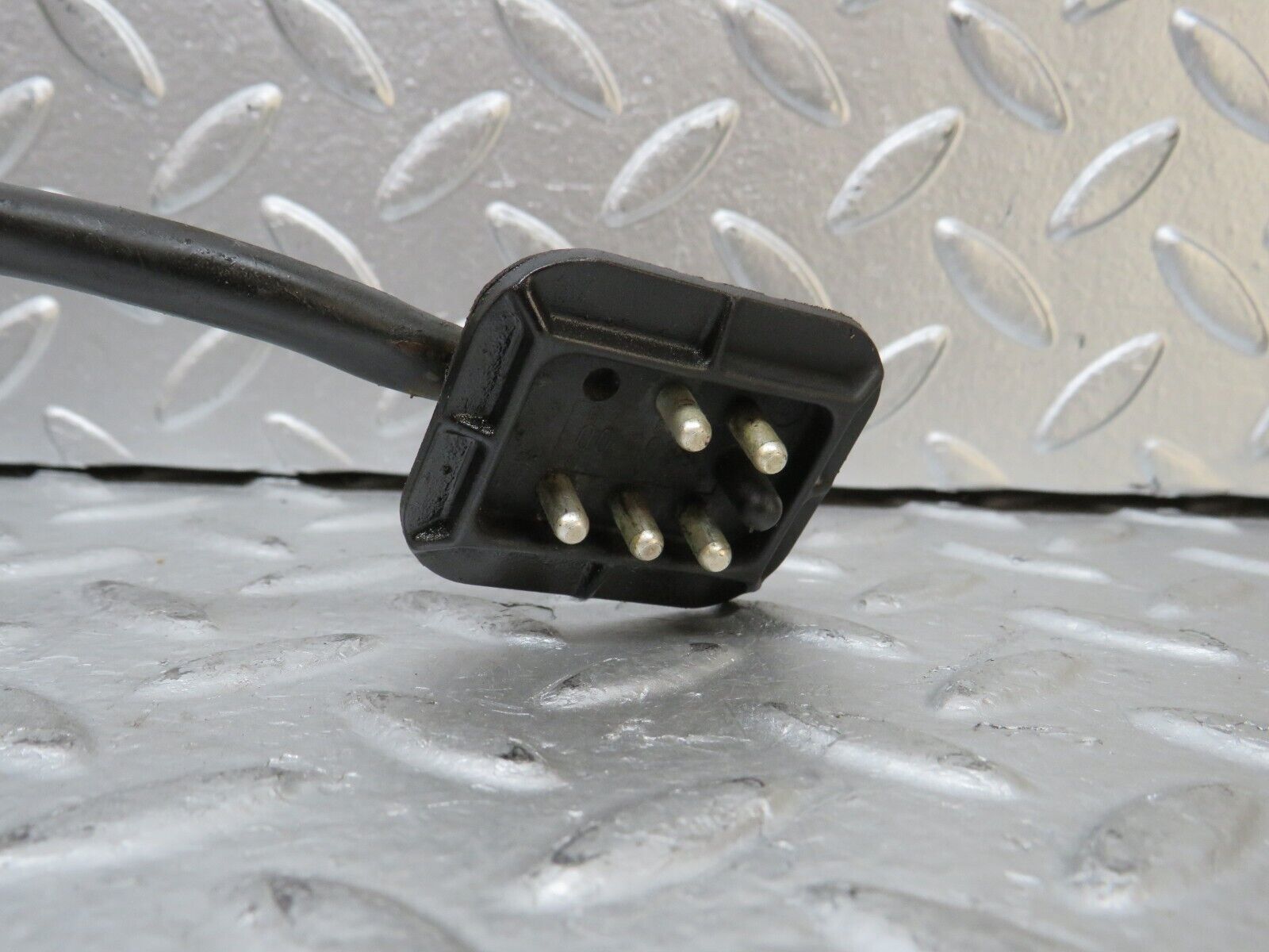 28481 Mercedes-Benz S123 240D Wagon Wiper Motor Bosch 0390341077