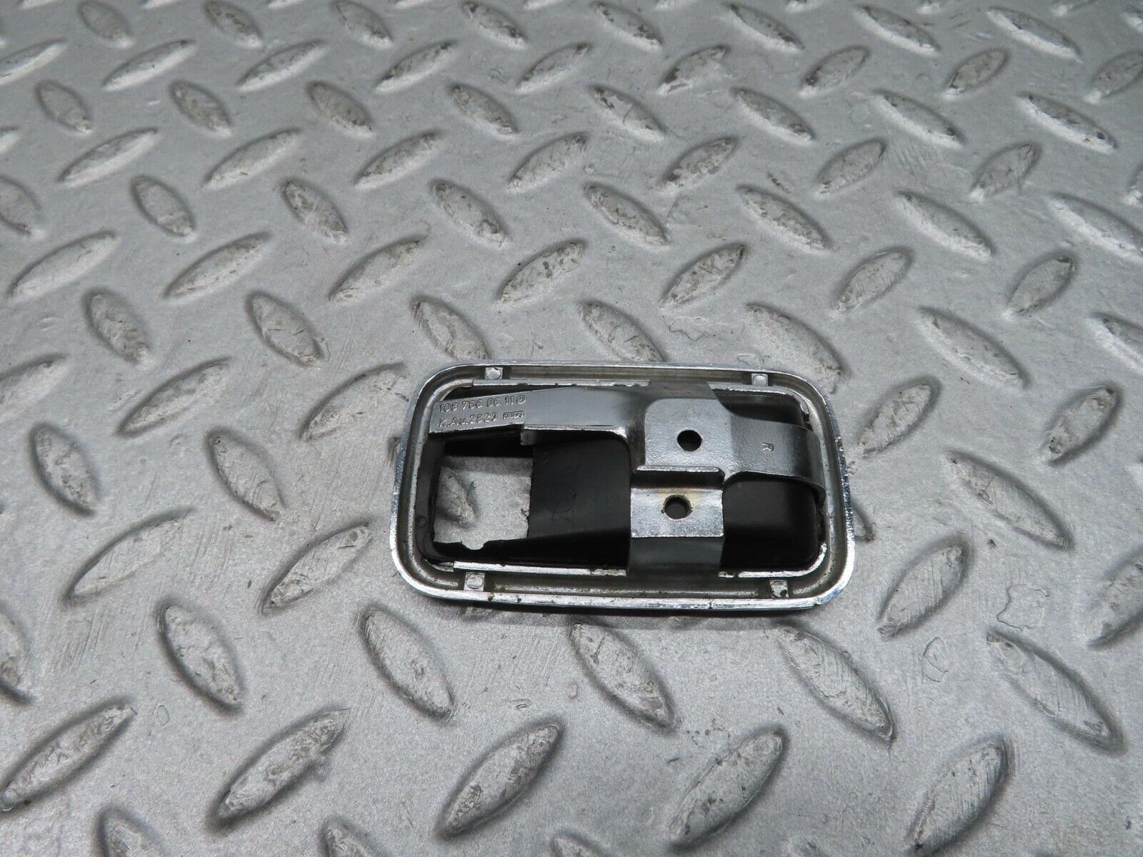 12262 Mercedes-Benz W108 280SE 3.5 Chrome Frame For Door Handle 1087660611