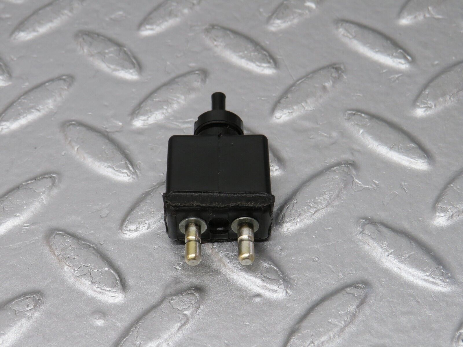 37524 Mercedes-Benz W109 300SEL Contact Switch ULO-79000