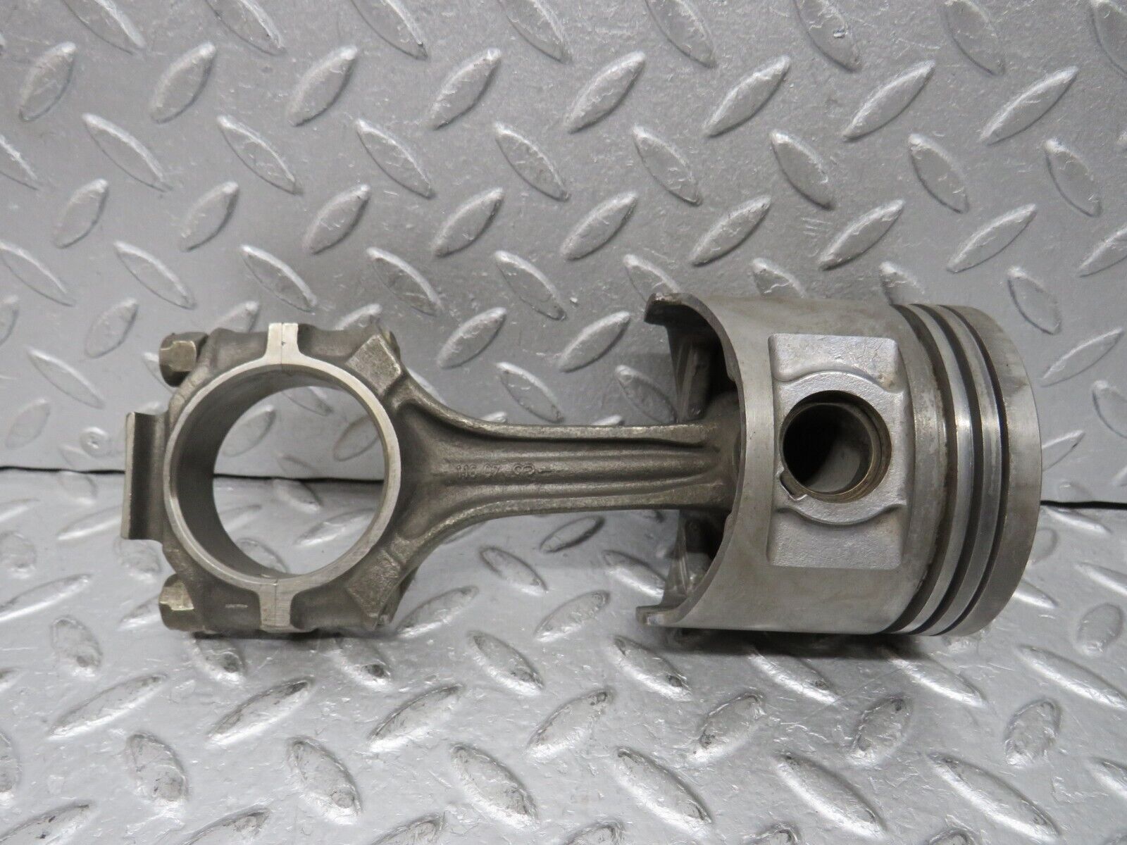 37626 Mercedes-Benz W109 300SEL Piston With Connecting Rod 91.5 mm