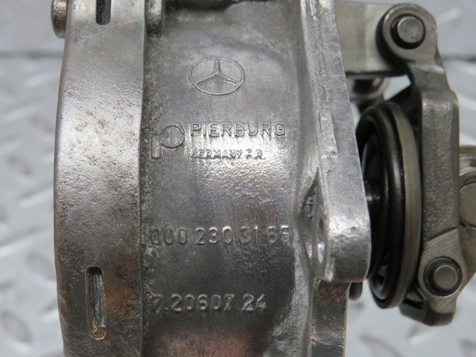 27772 Mercedes-Benz S124 300TE Wagon Vacuum Pump Pierburg 0002303165
