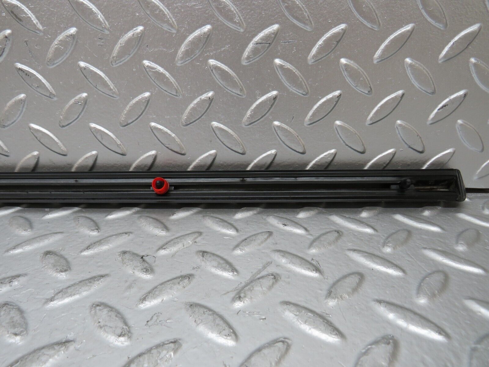 27111 Mercedes-Benz W123 280E Front Left Door Centre Moulding Trim