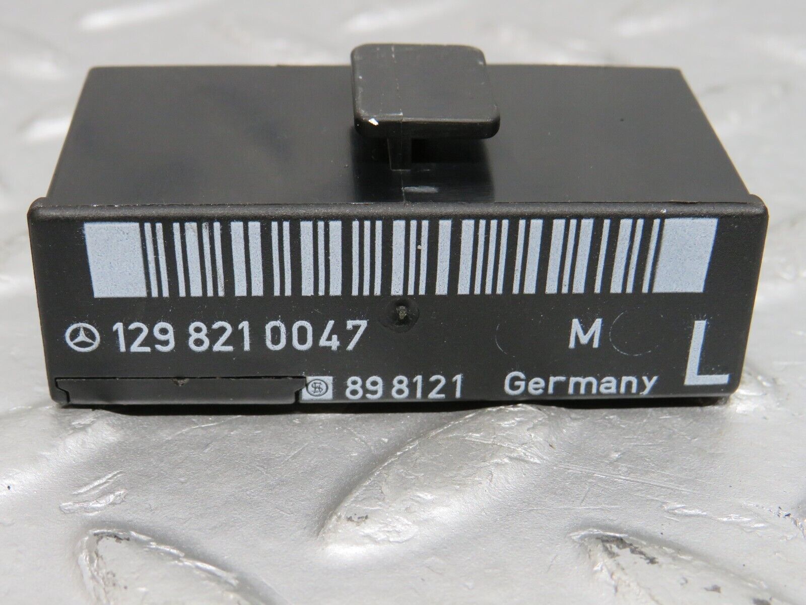 39652 Mercedes-Benz R129 320SL Coupe Seat Locking Relay 1298210047