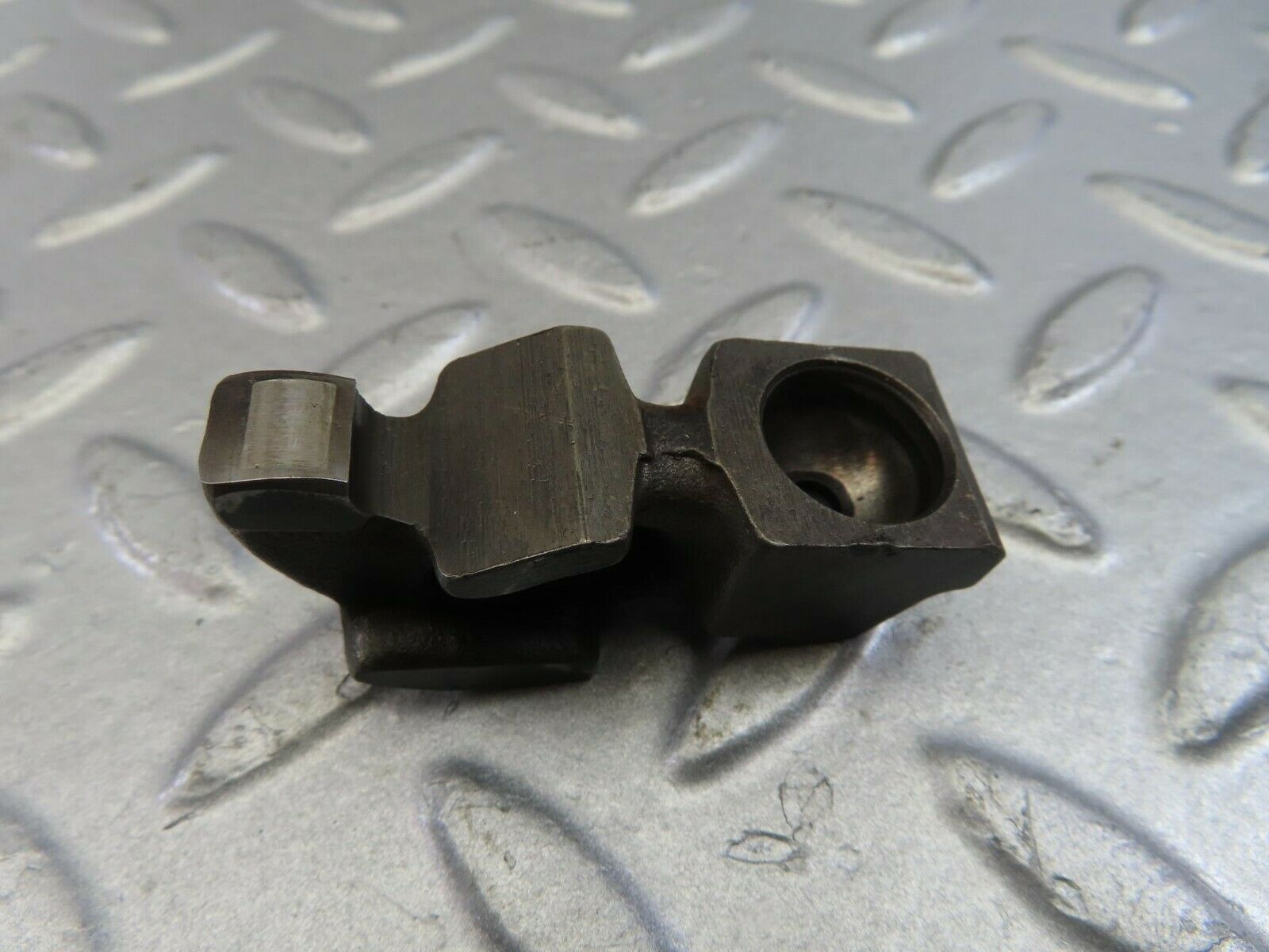 9865 Mercedes-Benz C123 280CE Coupe Valve Rocker Arm With Retaining Spring