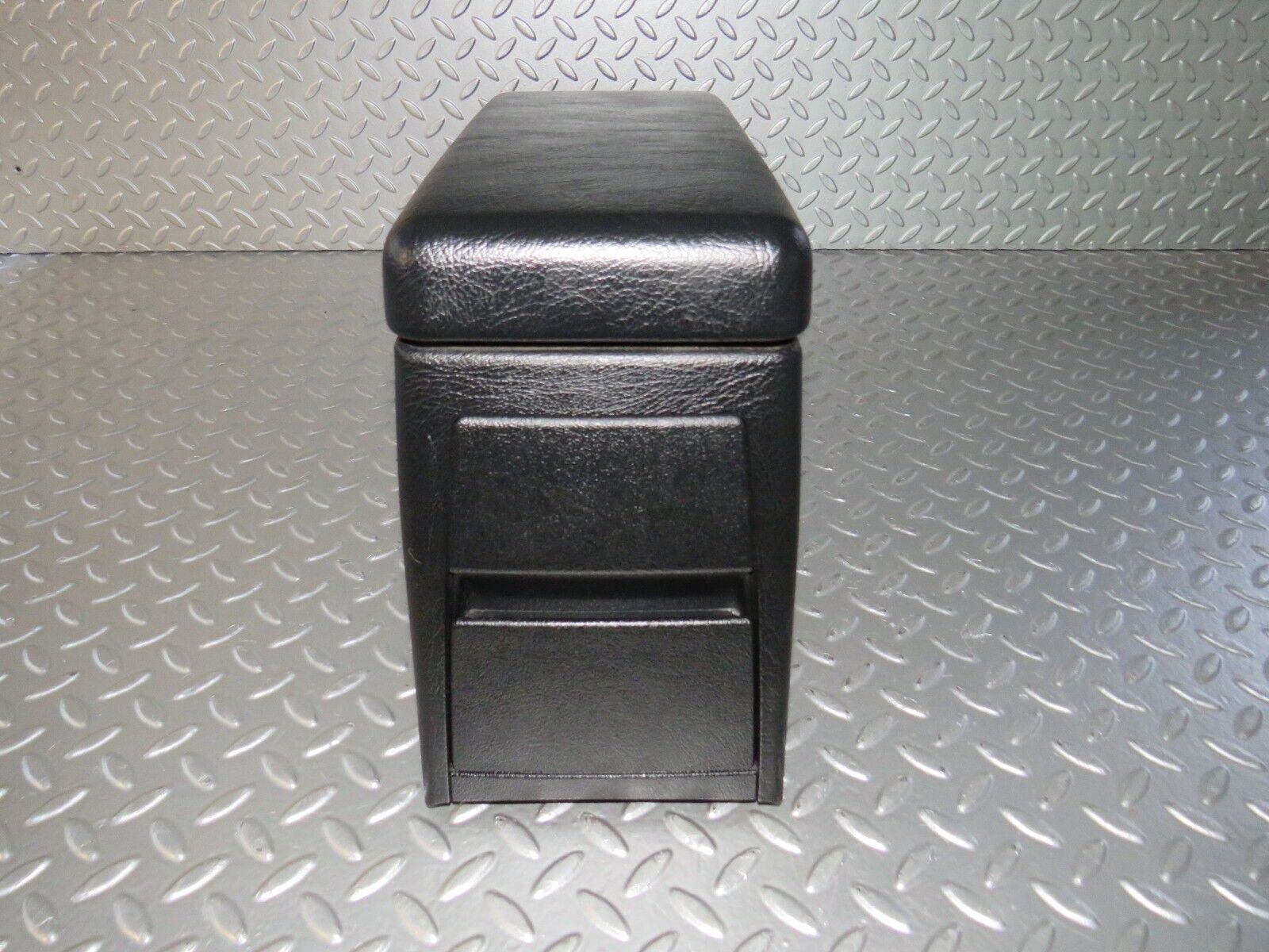 33343 Mercedes-Benz W202 C180 Centre Console Armrest Black 2026800279