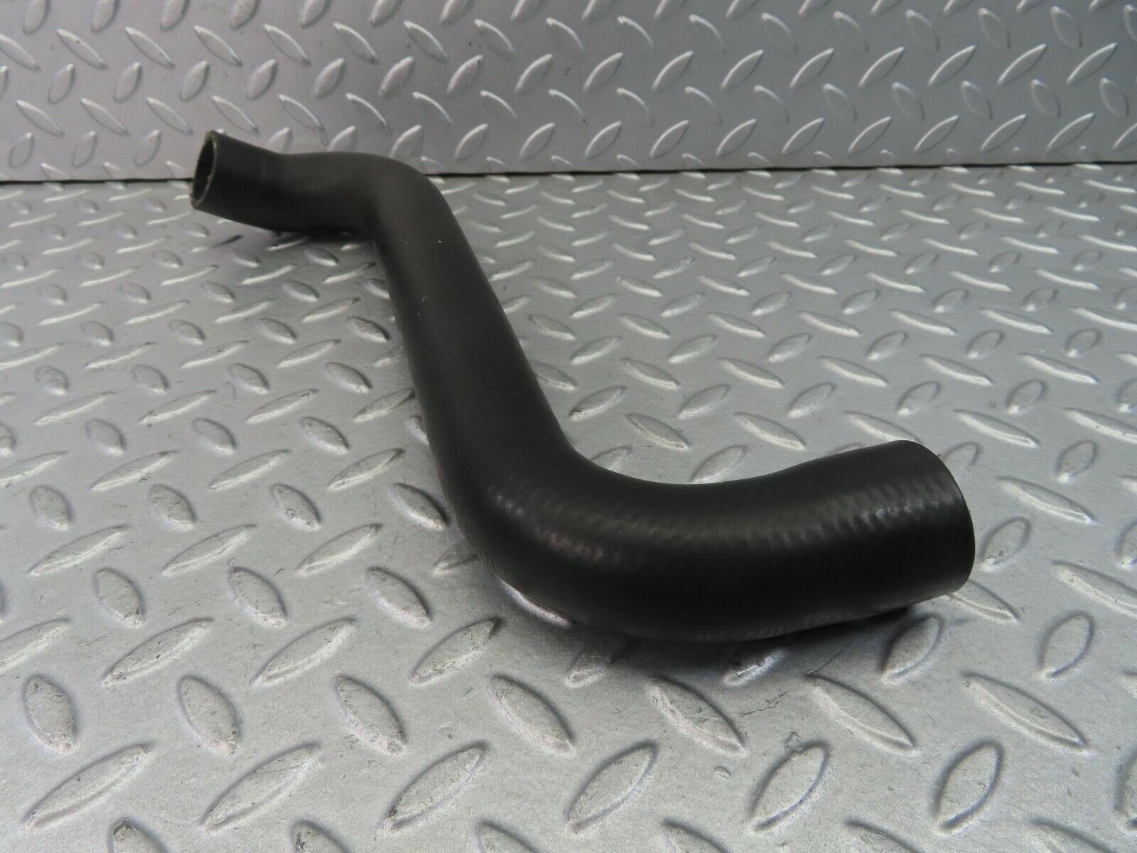 8539 Mercedes-Benz W123 Radiator Hose 1235010782