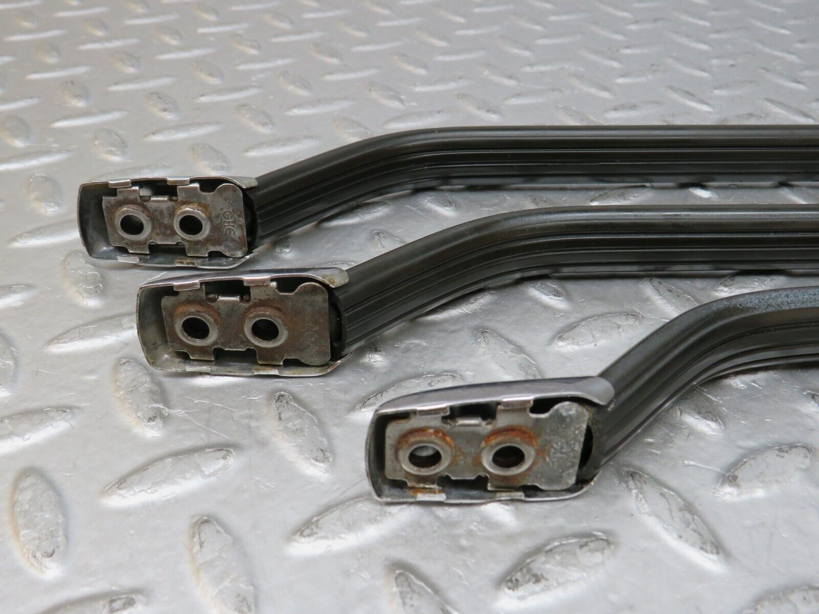 35721 Mercedes-Benz W108 Interior Roof Grab Handle Set Brown