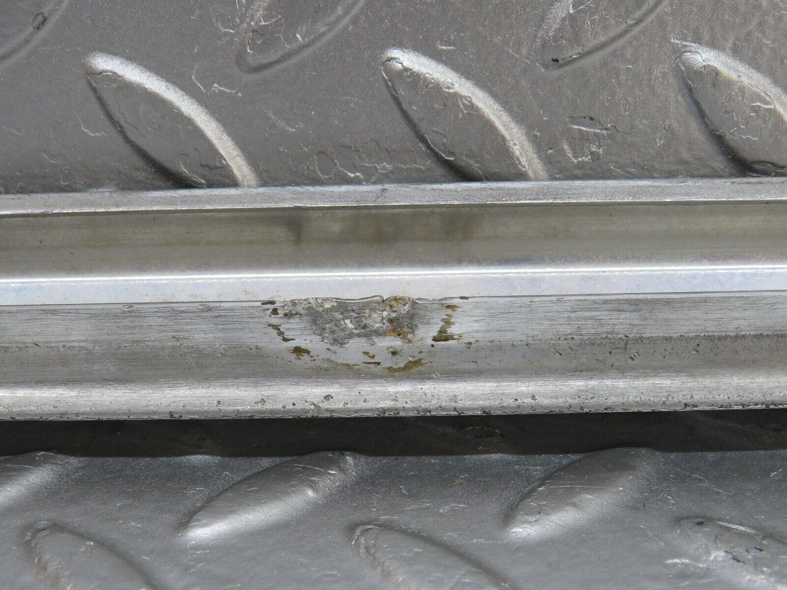 34407 Mercedes-Benz C126 380SEC Coupe Door Window Chrome Trim Right Side