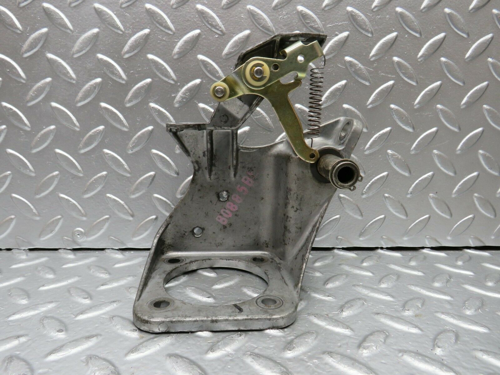 22516 Mercedes-Benz C124 E220 Coupe Brake Pedal Bracket 1242900919